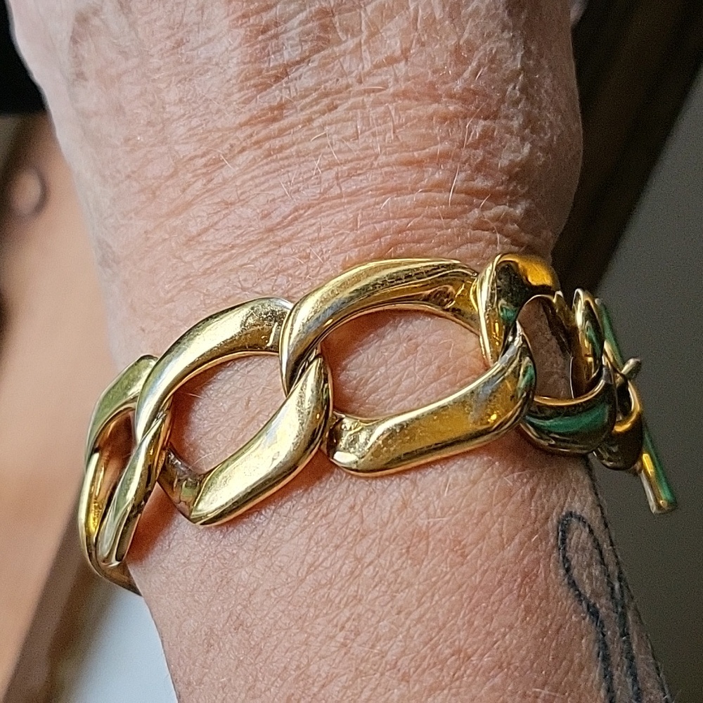 Beautiful large links bracelet